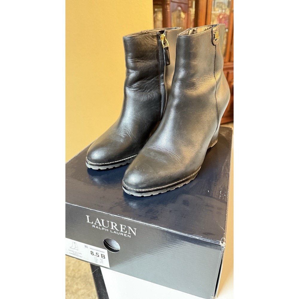Ralph Lauren Shaley Ankle Boots Black Leather Almond Toe‎ Zip Wedge Size 8.5B
